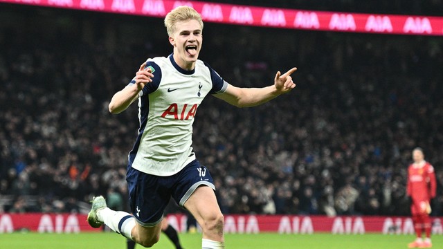 Lucas Bergvall Shines in Tottenhams Narrow Victory Over Liverpool